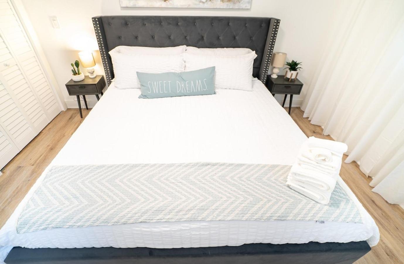 Calming And Renovated Near Dt St Pete Pier 2 King Villa เซนต์ปีเตอร์สเบิร์ก ภายนอก รูปภาพ